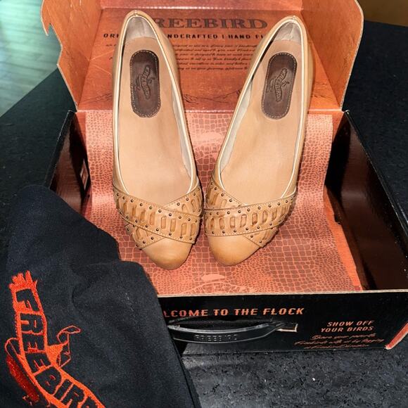 NEW FREEBIRD BRYNN CAMEL TAN SLIP ON GENUINE LEATHER BALLET FLAT SHOES SZ 9 - Picture 2 of 10